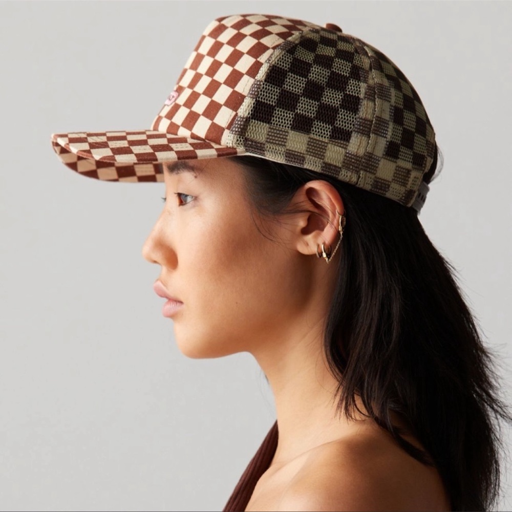 NWT UO Phrase Printed Mesh Trucker Hat